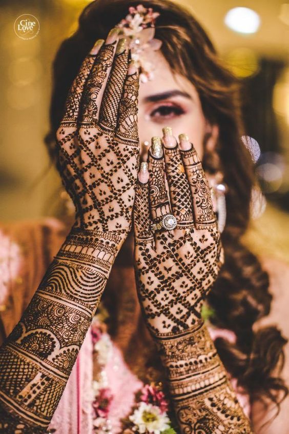 Mehndi Artist